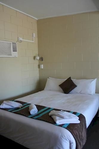 Windsor Hotel Motel Dalby Exterior photo