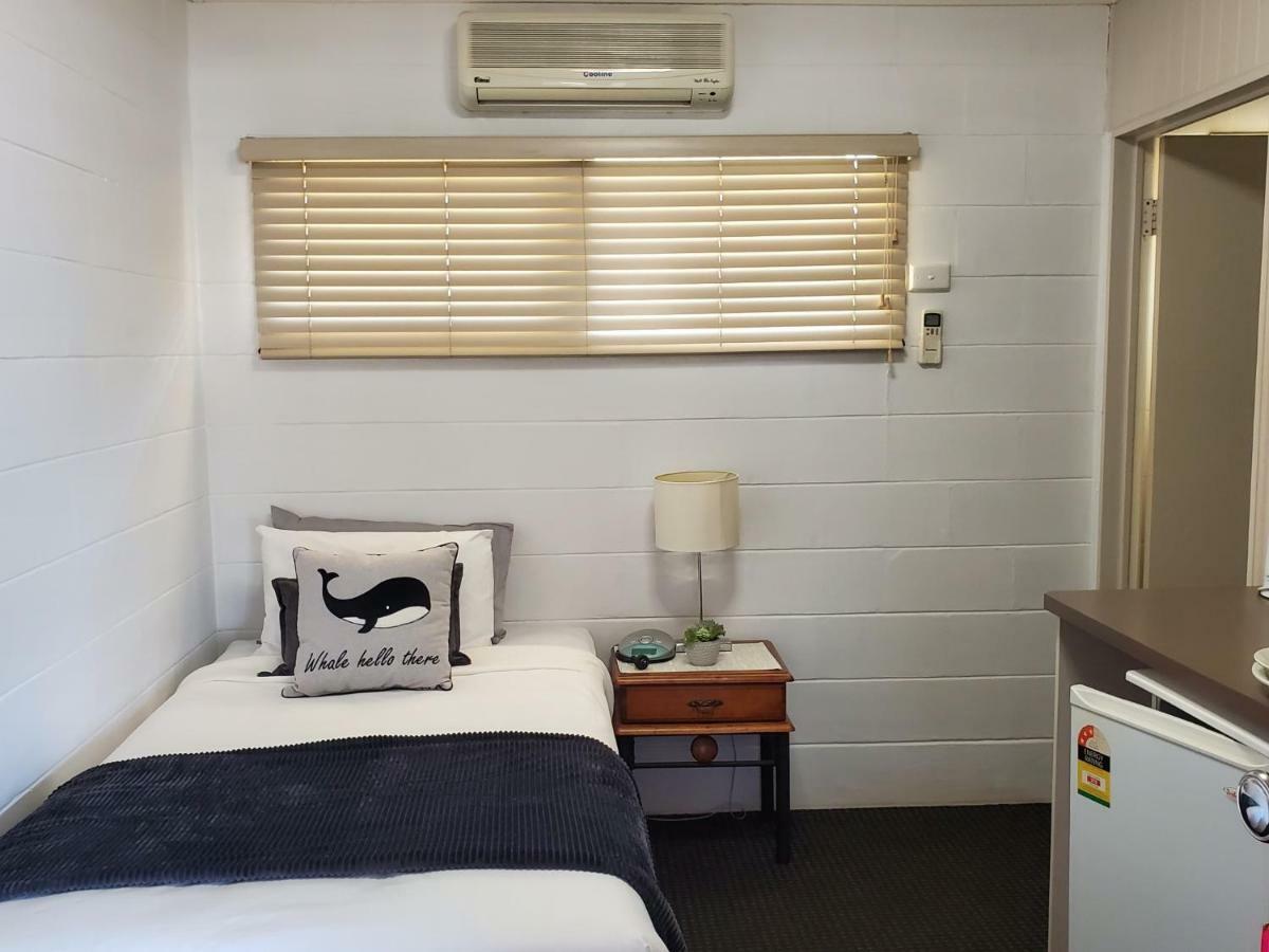 Windsor Hotel Motel Dalby Exterior photo